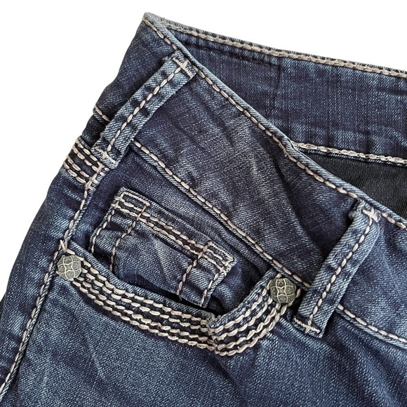 Silver Suki Mid Capri Cropped Jeans - Picture 6 of 17